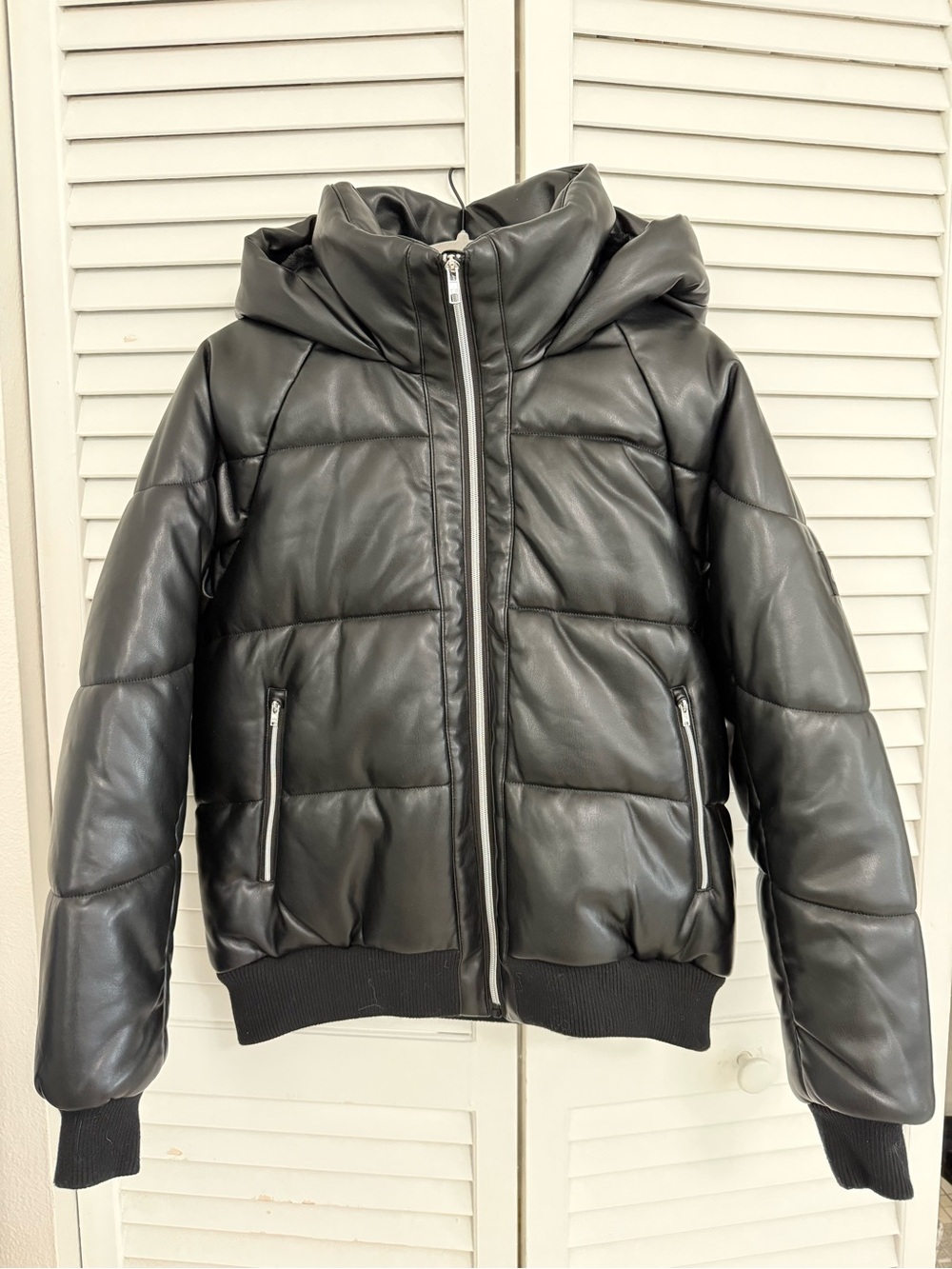 Alo Yoga Faux Leather Boss Puffer Jacket Black Medium NWOT - Picture 2 of 7